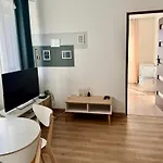 דירה Ohmyhome-zlota View ורשה
