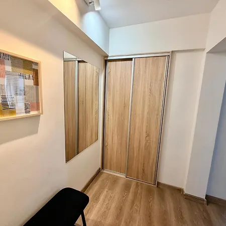 Ohmyhome Zlota View Апартаменты *