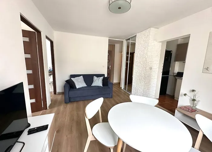 Ohmyhome-złota View Apartament Warszawa