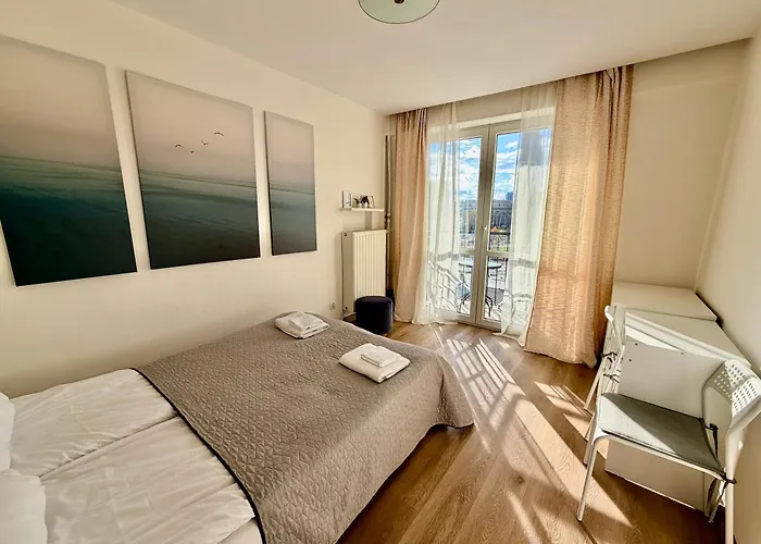 Ohmyhome-zlota View Warschau