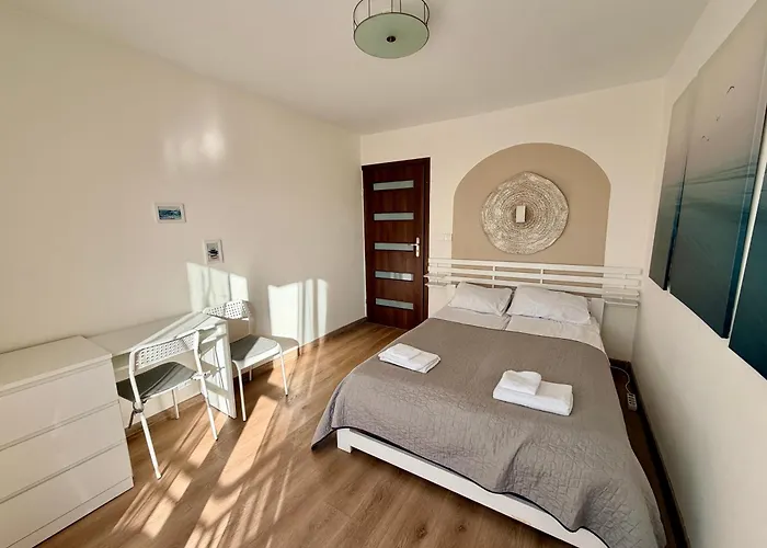 Ohmyhome-zlota View Apartamento *